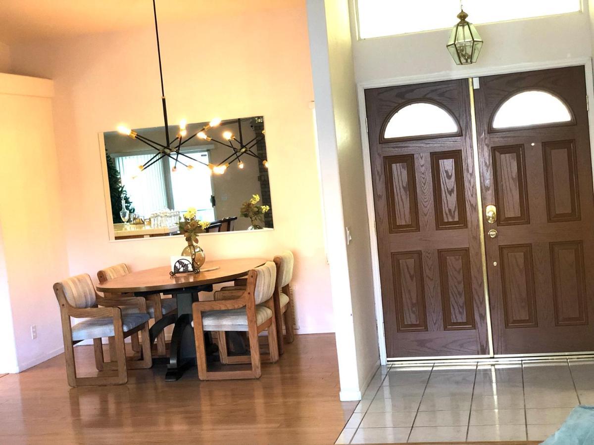 Golden Saddle Suite With Tv And Private Bathroom 헤멧 외부 사진