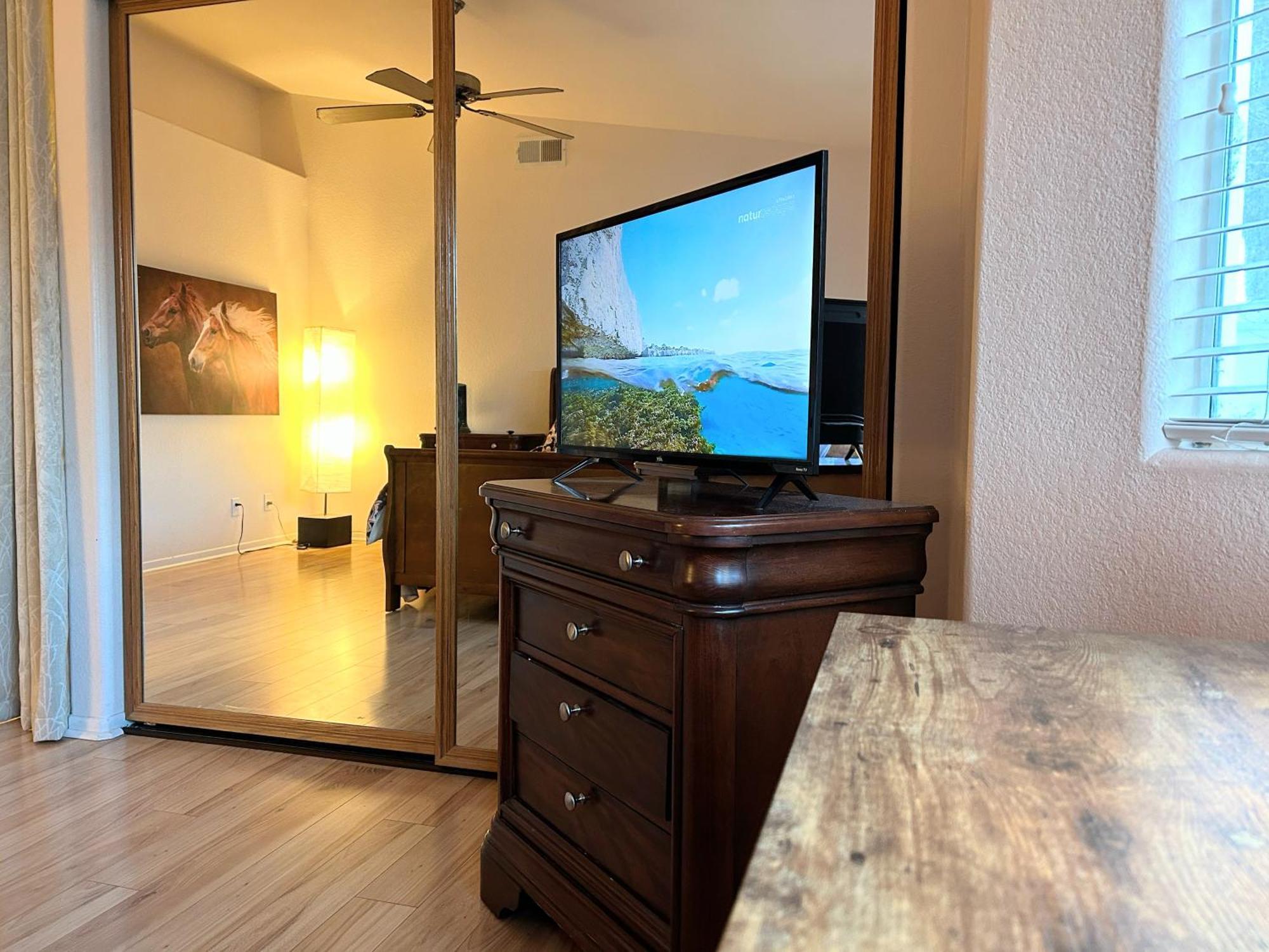Golden Saddle Suite With Tv And Private Bathroom 헤멧 외부 사진